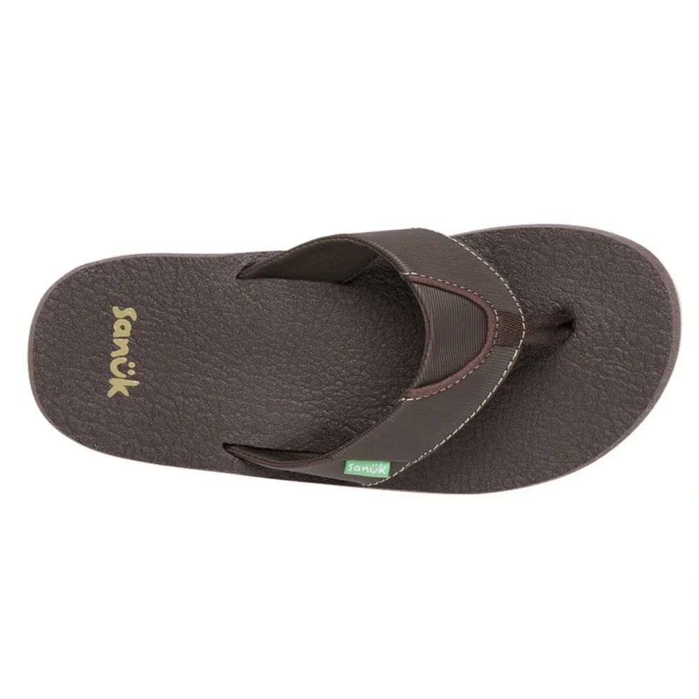 Sanuk Root Beer Cozy Flip Flops Boy’s Size 4/5